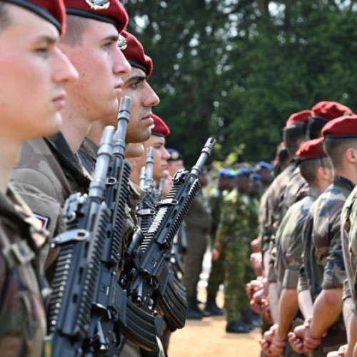 Guvernul francez cere Uniunii Europene autonomie în apărare