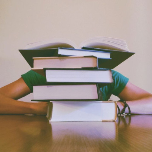 Studiu: Cheltuielile pentru educația copiilor au crescut semnificativ