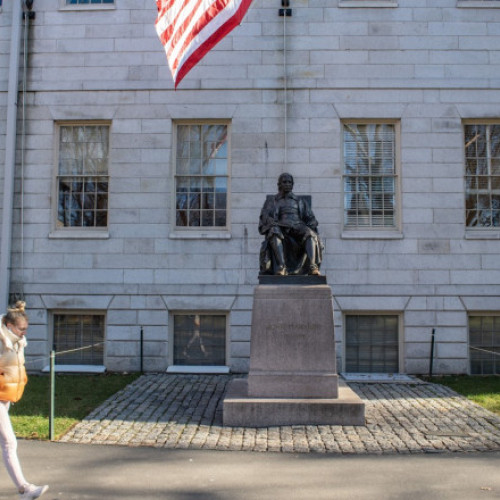 Decizia Administrației Trump afectează studenții de la Harvard