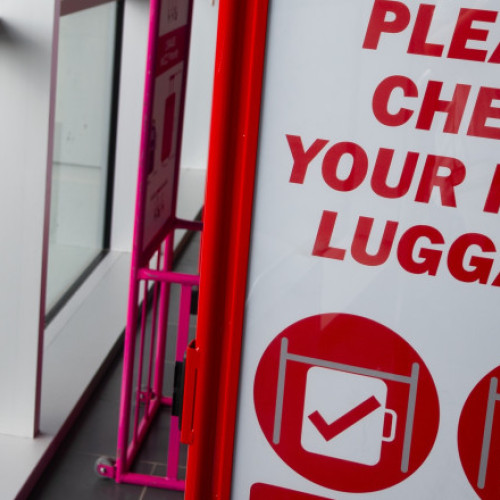Disputa privind taxele pentru bagajele de mână în companiile aeriene low-cost