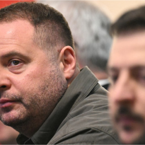 Andrii Iermak, seful de cabinet al președintelui ucrainean Volodimir Zelenski, conduce in prezent eforturile diplomatice ale Kievului si incearca sa gaseasca solutii pentru o mai buna relatie cu oficialii din Washington. Potrivit digi24.ro, acesta viziteaza mai multe capitale din Occident, iar unii critici susțin ca Iermak profita de aceste ocazii pentru a pregăti terenul pentru o eventuală carieră politică independentă, fără Zelenski.