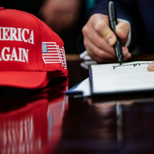 Trump solicită impunerea unor tarife vamale minime de 15-20% pentru importurile din UE (Financial Times)